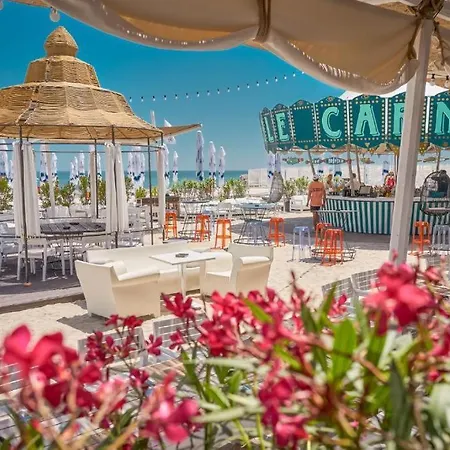 Summerland Sea & Mamaia